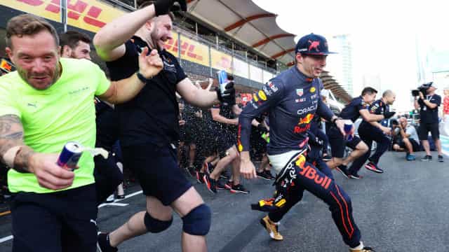 Após vitória, Verstappen vê Red Bull em ritmo incrível e com sorte contra Ferrari