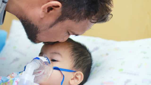 Doenças respiratórias lotam leitos pediátricos e chegam até a fechar PS