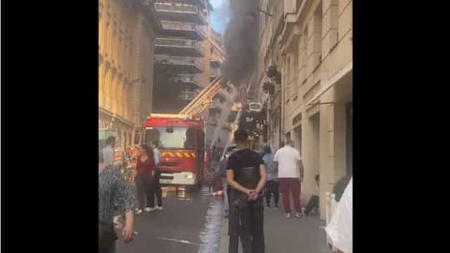 Incêndio em Paris faz uma dezena de feridos, três em estado grave