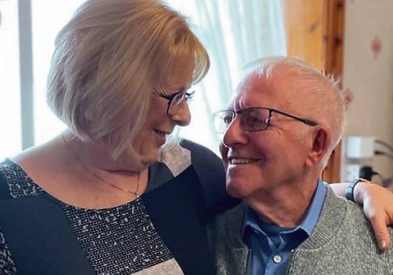 Após 58 anos separados, filha reencontra pai pelo Facebook