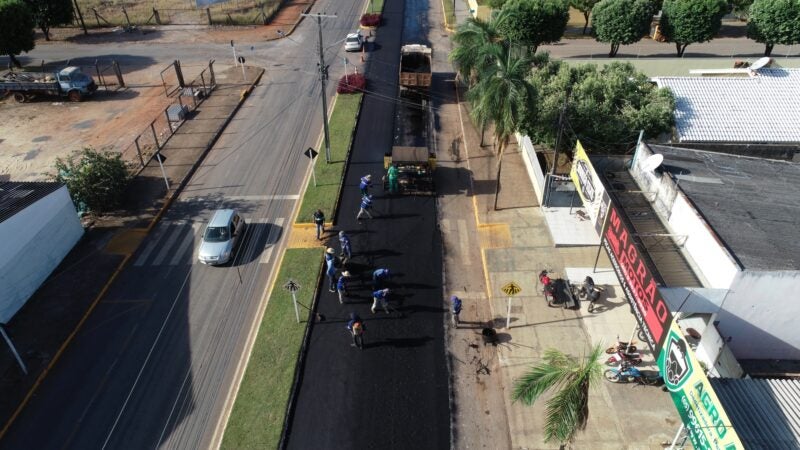 Prefeitura começa a recapear avenida em Lucas do Rio Verde; investimento de R$ 1 milhão