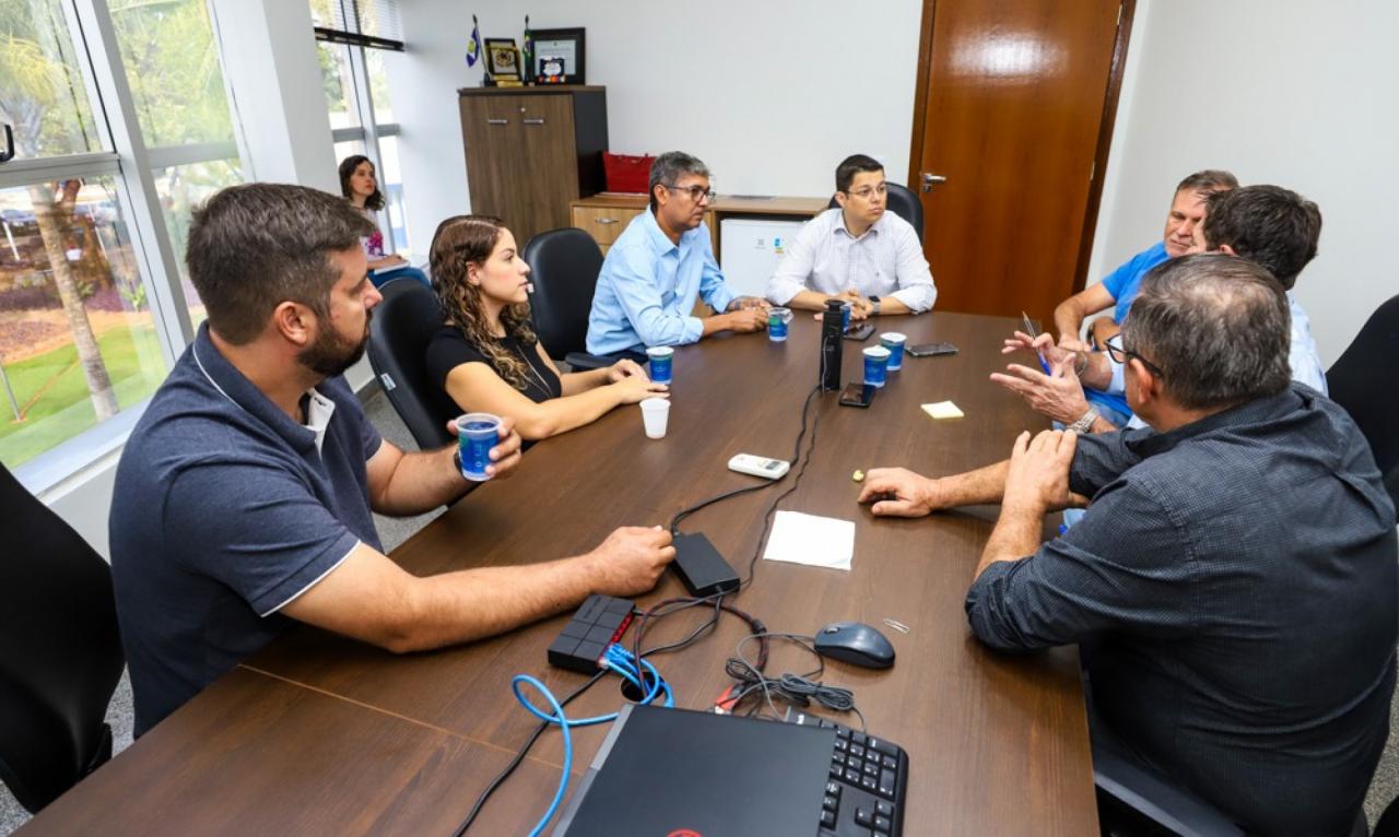 Prefeitura, empresários e moradores definem horário de estacionamento em uma das principais avenidas de Sorriso