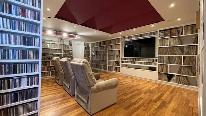 Dia do Rock: ex-DJ brasileiro guarda 20 mil discos de vinil em casa