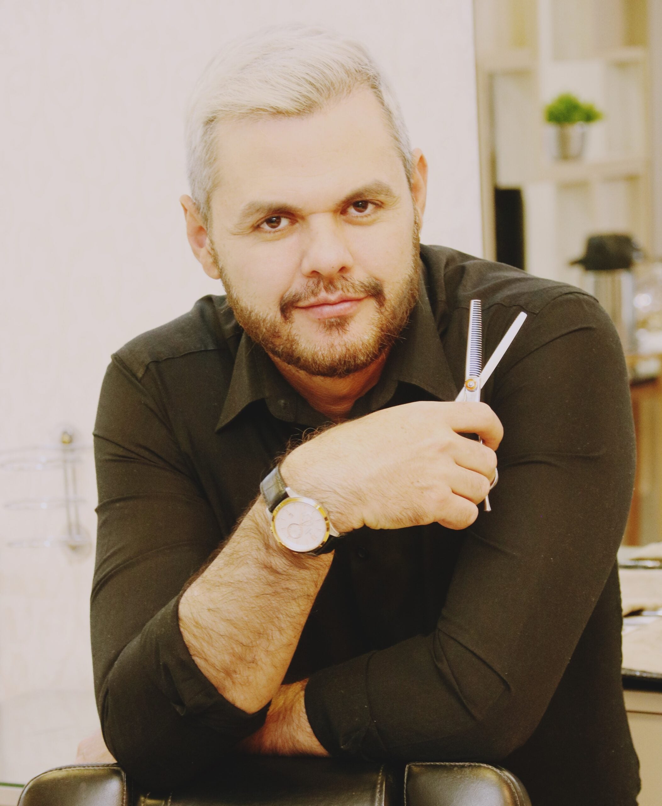 A roupa veste o corpo, o cabelo veste o rosto!