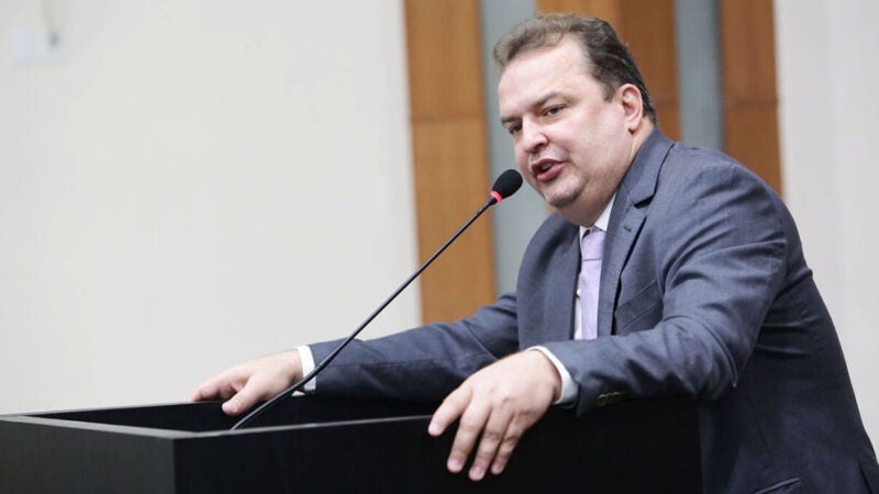 PSB de Mato Grosso é ‘pressionado’ a compor com PT e presidente Max Russi resiste