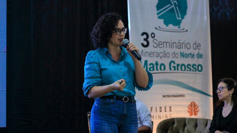 Durante seminário em Guarantã do Norte, pré-candidata a deputada estadual destaca regularização ambiental de empreendimentos minerários