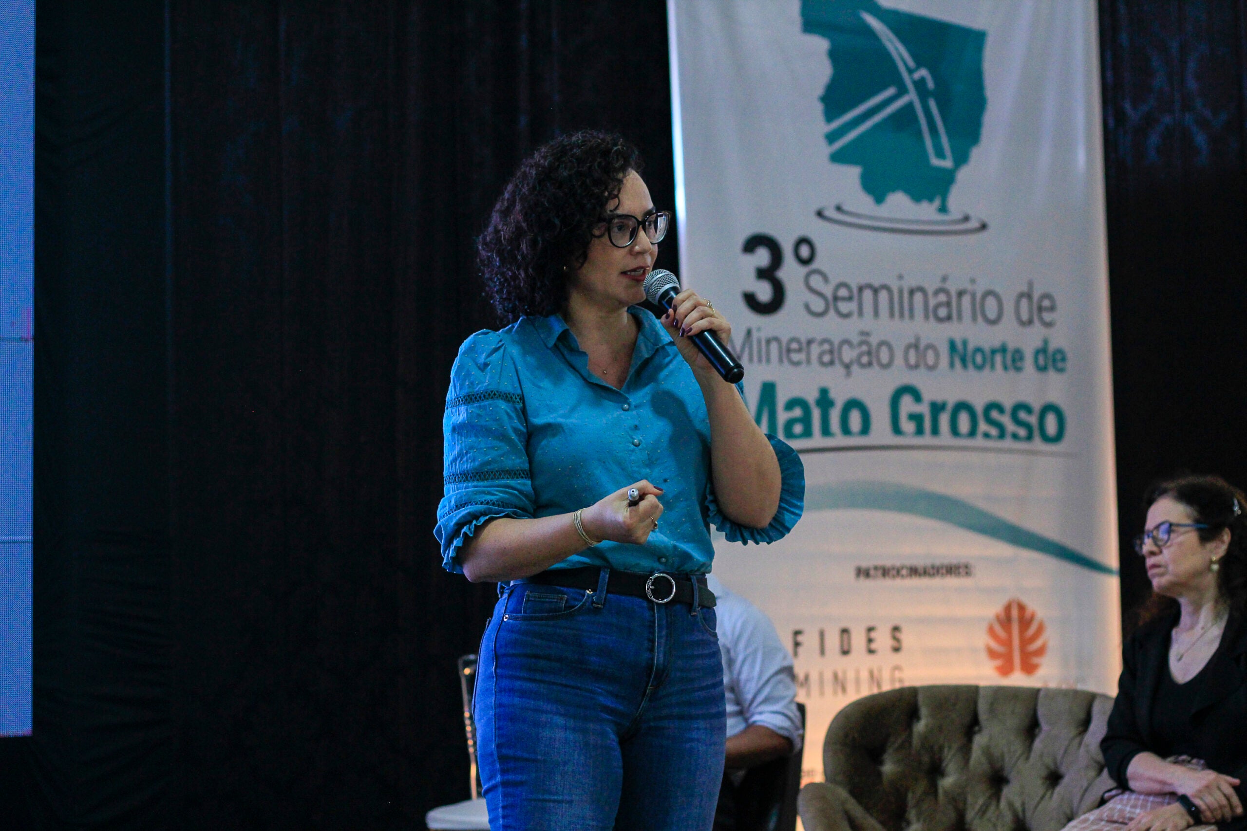 Durante seminário em Guarantã do Norte, pré-candidata a deputada estadual destaca regularização ambiental de empreendimentos minerários