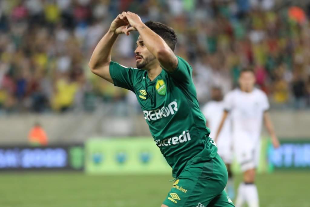 CUIABÁ VENCE O BOTAFOGO E SOBE NA TABELA DO BRASILEIRÃO