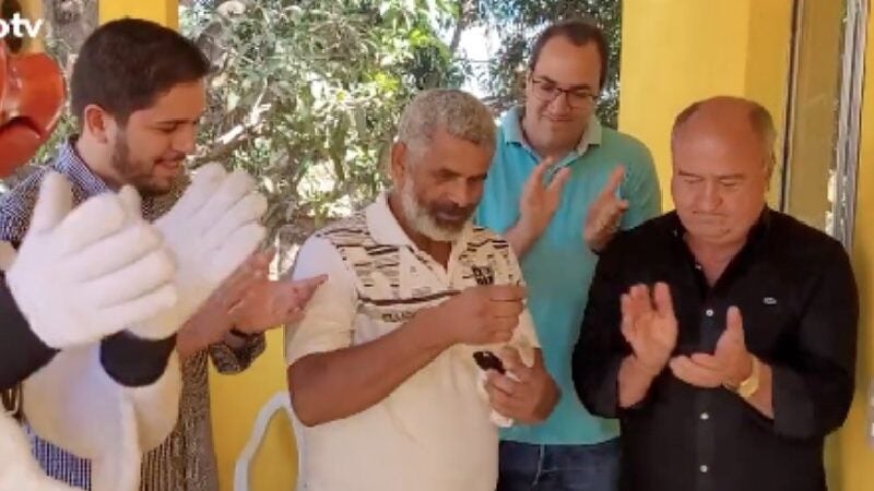 Atlético dá casa a torcedor que comia ração de cachorro para sobreviver. VÍDEO