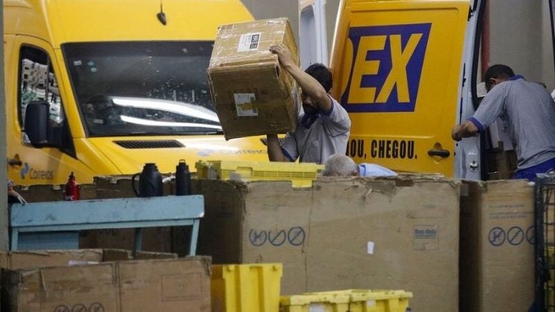Correios vão fazer leilão de encomendas abandonadas. Veja como participar