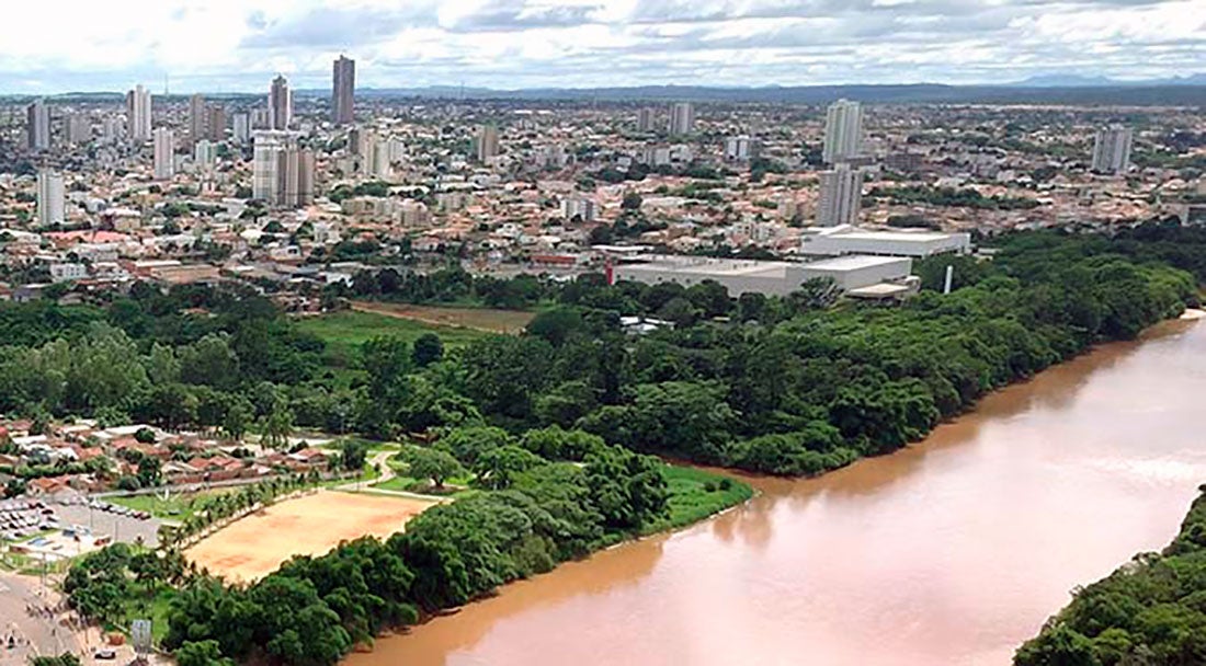 Mauro assina convênio de R$ 68 milhões para asfaltar o 1º Distrito Industrial de Rondonópolis