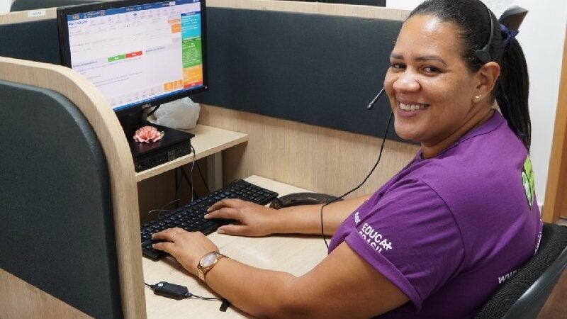 Sorriso na voz: conheça histórias de profissionais da área de telemarketing