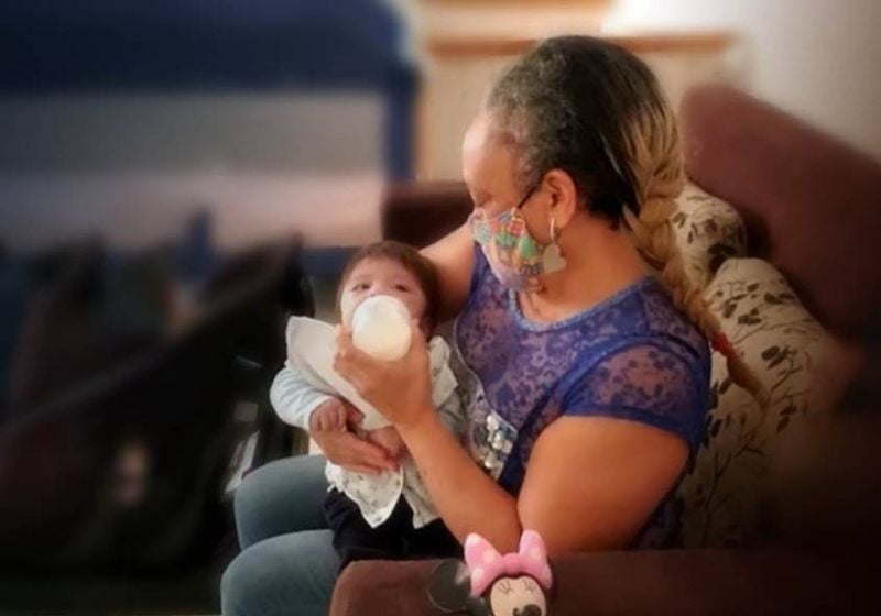 Enfermeira adota bebê com deficiência abandonado em hospital e comove. VIDEO