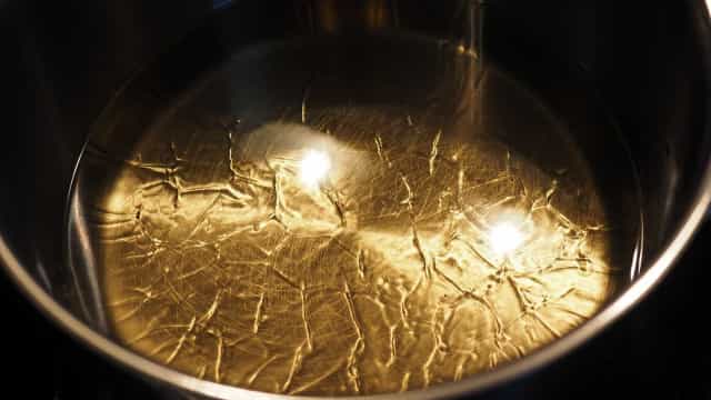 Brasileiro troca óleo por banha e Uber por bicicleta para fugir da inflação