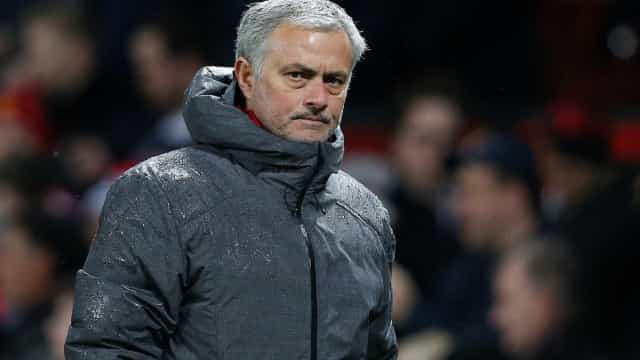 Roma, de José Mourinho, oficializa contratação do argentino Dybala