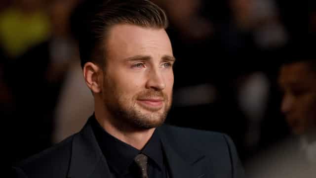 Chris Evans diz que quer achar amor para a vida toda e vira meme: ‘Imagina eu’