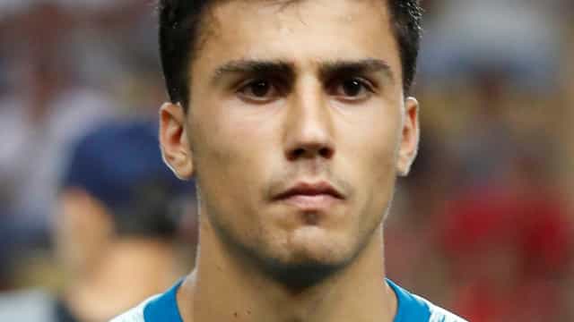 Meia espanhol Rodri estende contrato com o Manchester City até 2027