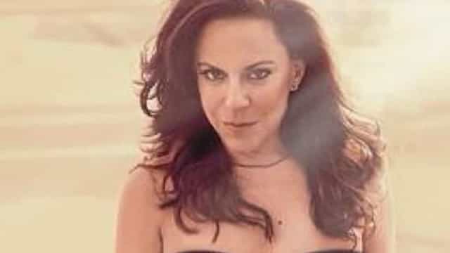 Bebel Gilberto pode ser punida com multa após pisar na bandeira do Brasil