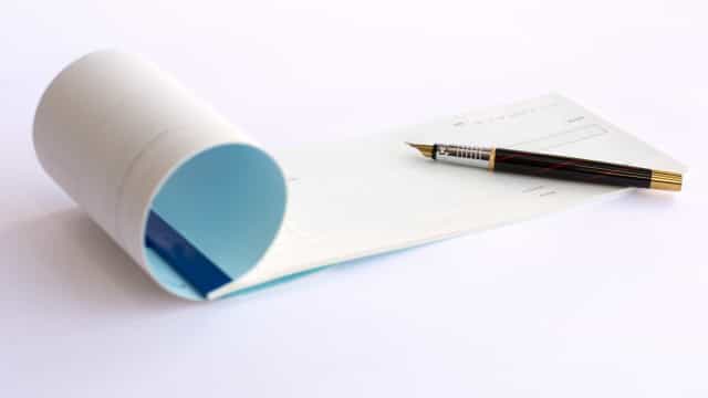 Em tempos de Pix, brasileiros ainda emitem 200 milhões de cheques ao ano