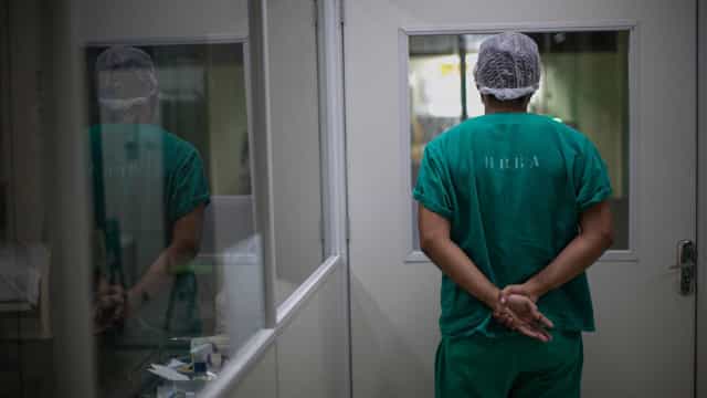 Médico suspeito de homofobia contra paciente com varíola dos macacos é afastado em Santo André