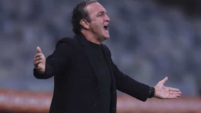 Cuca chega a Belo Horizonte para recuperar Atlético-MG e ligado no Palmeiras