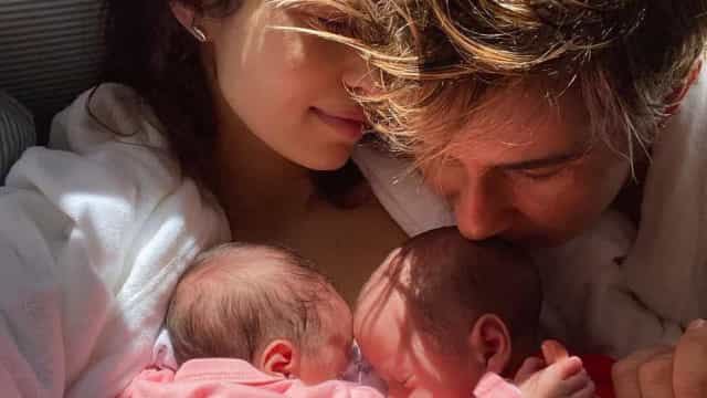 ‘Duas mães com vida de ponta-cabeça’, diz Lan Lanh sobre gêmeas com Nanda Costa