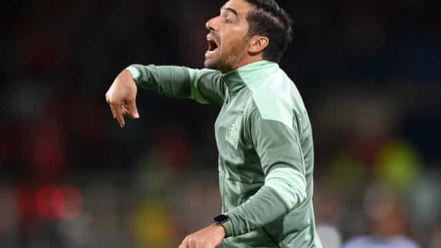 Abel Ferreira critica uso do VAR no Brasil: ‘Não pode ser protagonista’