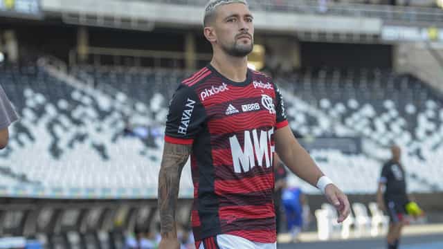 Herói, Arrascaeta festeja classificação do Flamengo: ‘Saímos muito fortalecidos’