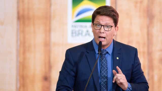 Mario Frias recebe alta após uma semana internado