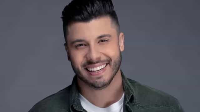 Mãe de Marília Mendonça leva neto para show do pai Murilo Huff