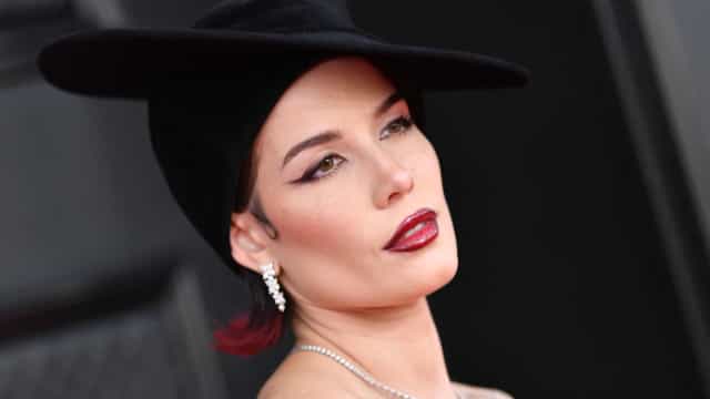 Halsey critica fãs por deixarem seu show após discurso sobre direitos ao aborto