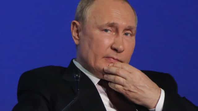 Putin cita ‘efeitos colossais’ de sanções e diz que Rússia não pode ser isolada