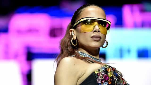 Anitta diz que não é petista após apoio a Lula e proíbe PT de usar a sua imagem