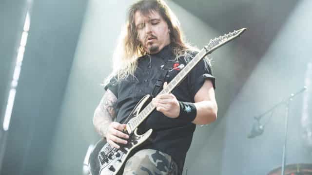 Mulher de Andreas Kisser, do Sepultura, morre aos 52 anos