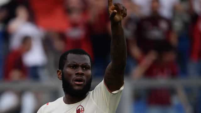 Barcelona contrata marfinense Frank Kessie e define multa de R$ 2,7 bilhões