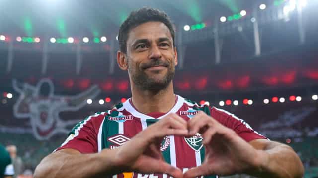 "Eu acho que não sou merecedor de tudo isso", diz Fred após último jogo