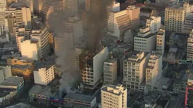 Incêndio atinge cinco prédios no centro de São Paulo