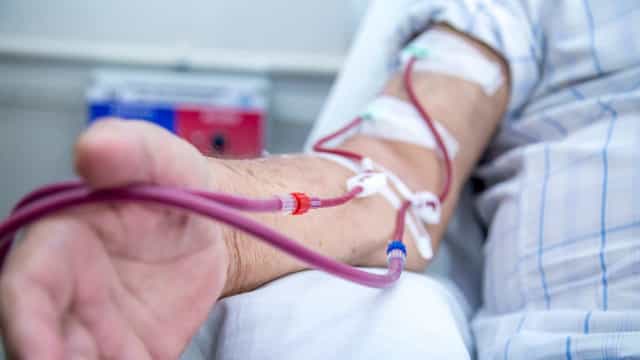 Falta de soro no país pode prejudicar tratamentos de hemodiálise