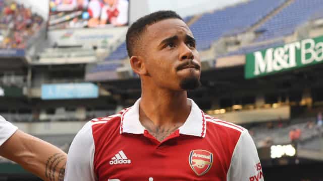 Gabriel Jesus faz gol e dá assistência em seu 2º jogo pelo Arsenal