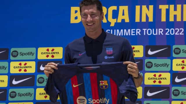Lewandowski é apresentado pelo Barcelona: ‘Estou com fome de gols e de sucesso’