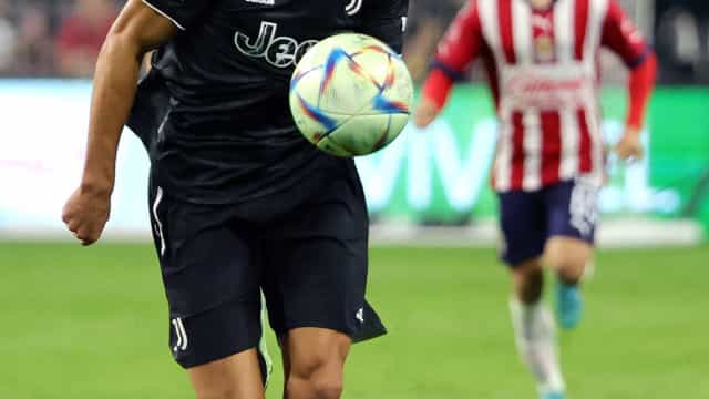 Juventus derrota o Chivas em amistoso que marca a estreia de Di María