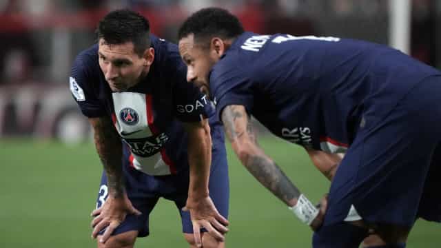 Com Neymar e Messi no banco, PSG vence amistoso com golaço de Mbappé