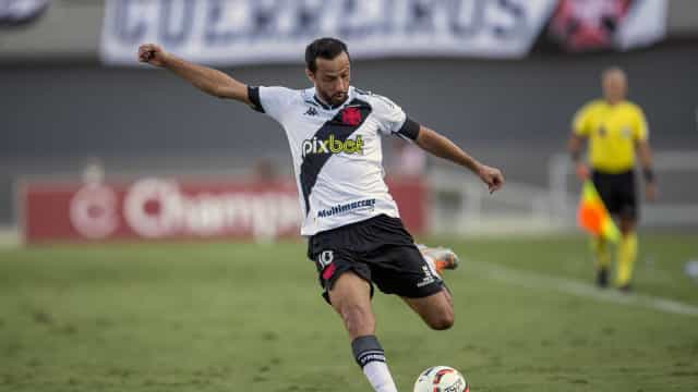 Vasco perde do lanterna Vila Nova e cai para terceiro na Série B
