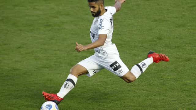 Felipe Jonatan valoriza empate do Santos e critica gramado do Castelão