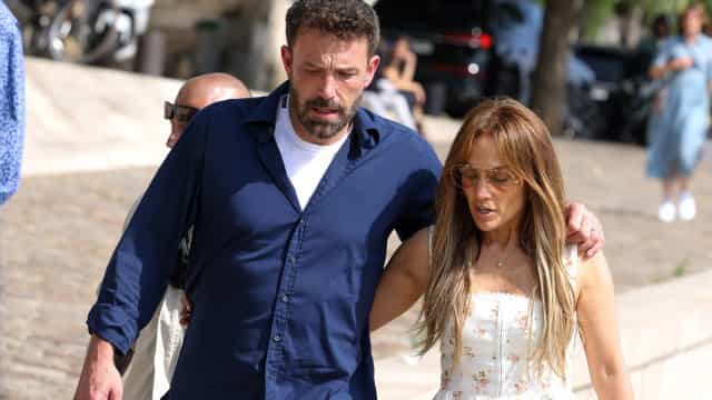 Ben Affleck (muito) emocionado no jantar de aniversário de Jennifer Lopez