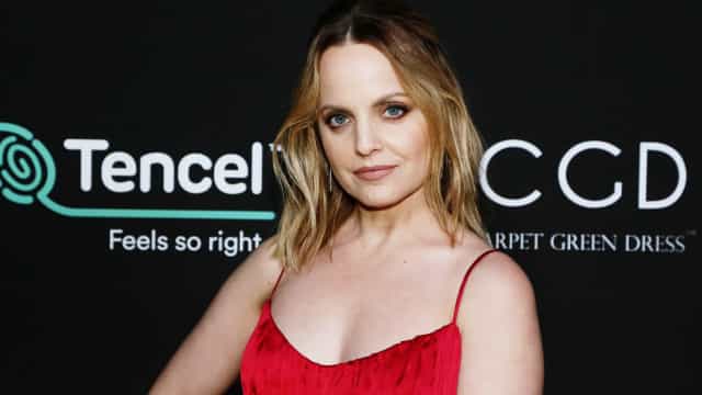 Atriz Mena Suvari diz que ex a ‘manipulava’ para fazer sexo a três