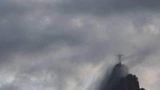 Frente fria chega ao Rio com ventos que podem atingir mais de 76 km/h