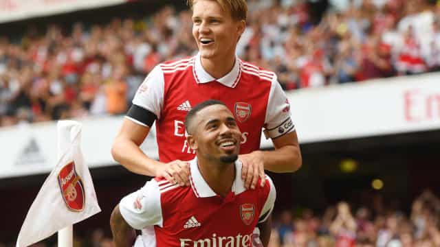 Gabriel Jesus marca 3 gols em goleada do Arsenal sobre o Sevilla por 6 a 0