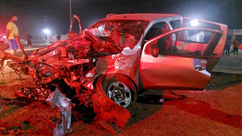 Cinco pessoas ficam feridas após colisão entre camionete e carreta na BR-163 no perímetro urbano de Guarantã do Norte