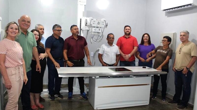 Prefeito entrega aparelho de raio x e UTI móvel para atender a rede municipal em Peixoto de Azevedo; R$ 564 mil
